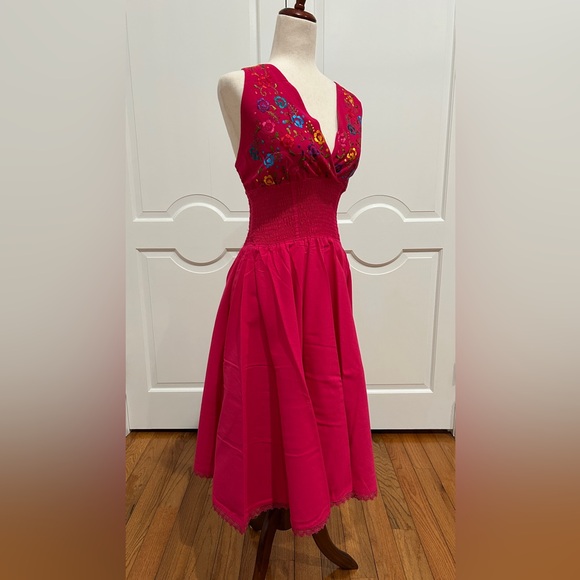 Halter Mexican embroidered dress, hand Embroidered with Silk threads. - mordernwear.com Halter Mexican embroidered dress, hand Embroidered with Silk threads. - mordernwear.com